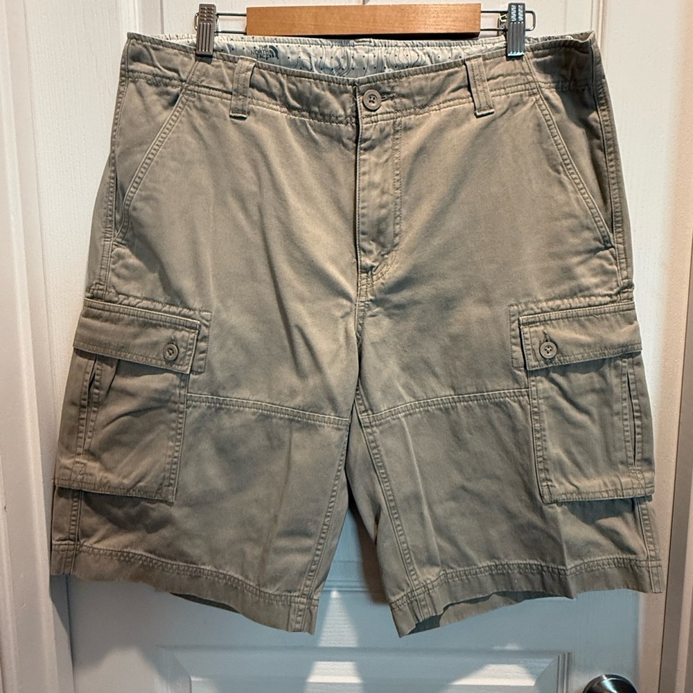 The North Face Tan Cargo Shorts with Relaxed Fit size 36 ( long )
